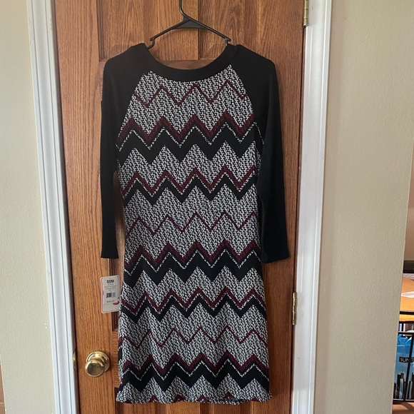 Dress - Picture 4 of 4